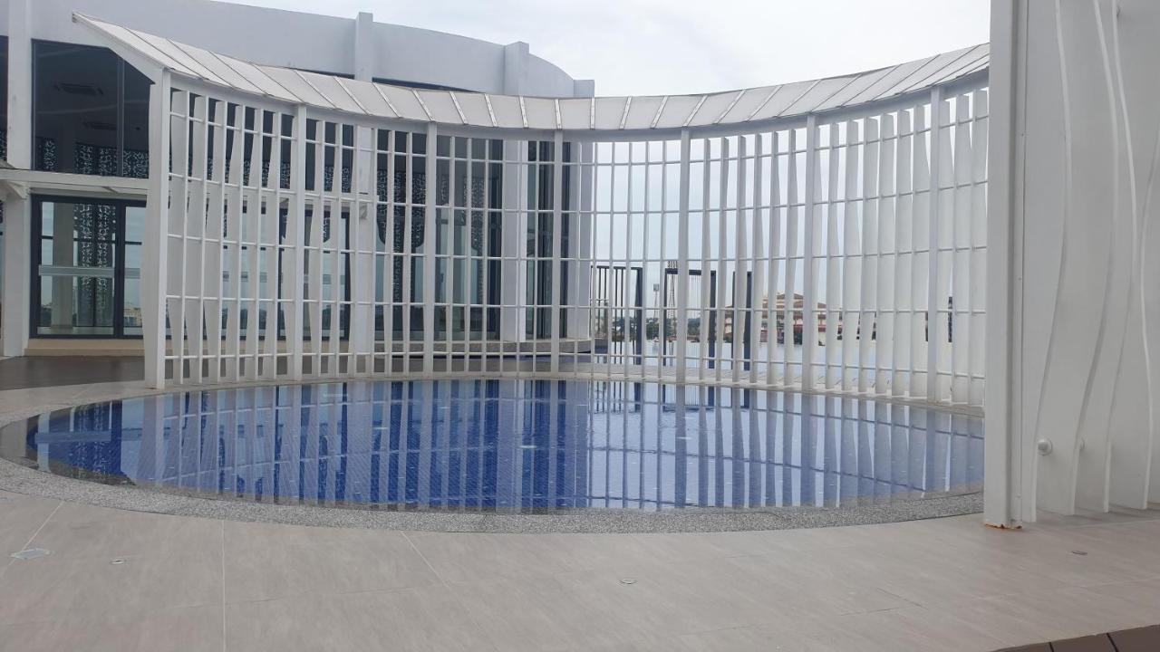 Prestige Troika Luxury Stay Кота-Бару Екстер'єр фото